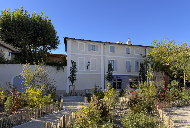 La Maison sur la Sorgue in L'Isle-sur-la-Sorgue, France