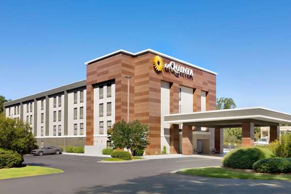 La Quinta Inn & Suites by Wyndham Selma/Smithfield I-95 in Selma, North Carolina, United States