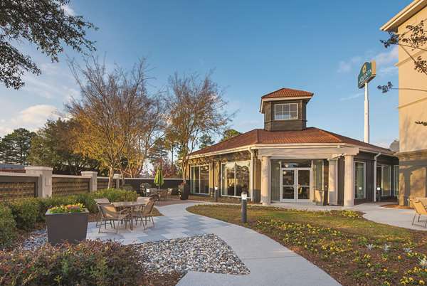 La Quinta Inn & Suites by Wyndham Shreveport Airport in Shreveport, Louisiana, United States