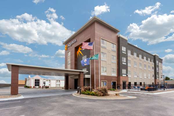 La Quinta Inn & Suites by Wyndham Wichita Airport in Wichita, Kansas, United States