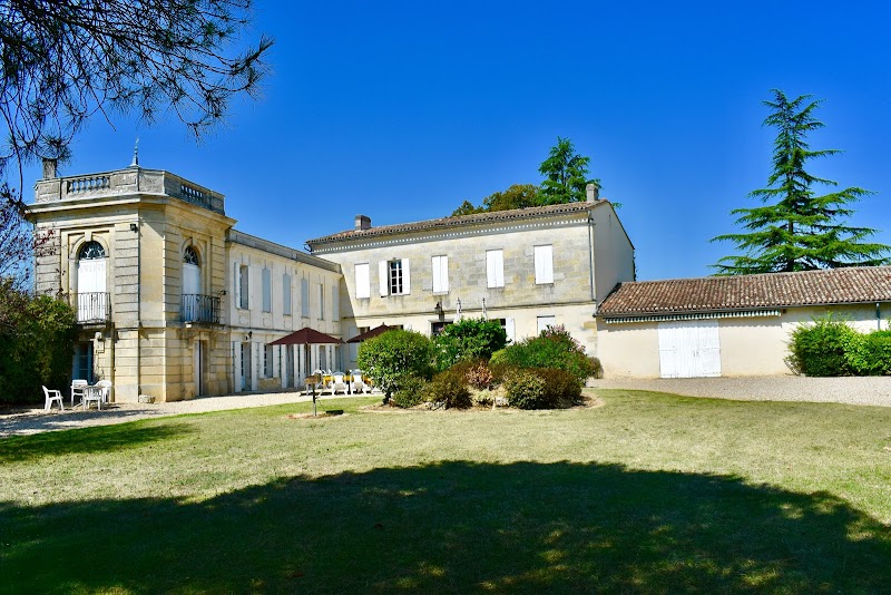 La Villa du Château Belloy in Saint-Andre-de-Cubzac, France