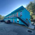 Lakeside Villa Inn & Suites