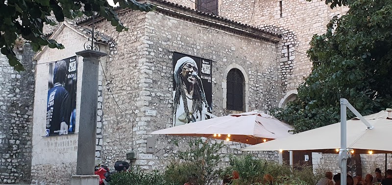Le 2 in Vence, France