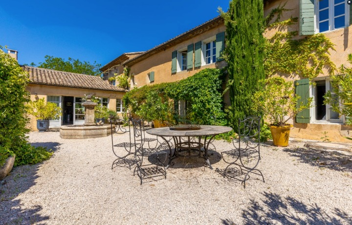 Le Clos de la Fontaine in L'Isle-sur-la-Sorgue, France