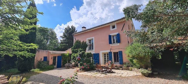 Le Mas de la Cigale in Le Thor, France