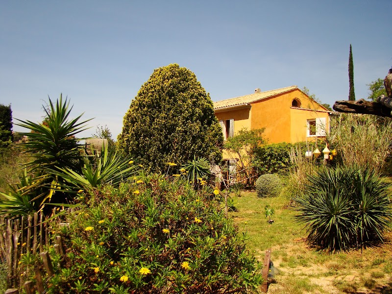 Le Mas de la Gavaresse in Le Pradet, France