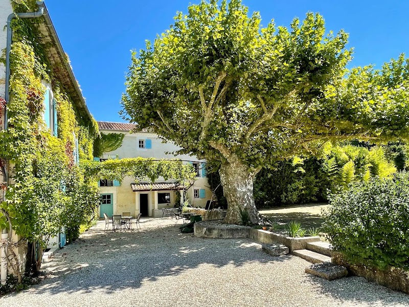 Le Mas des Hirondelles in Pernes-les-Fontaines, France