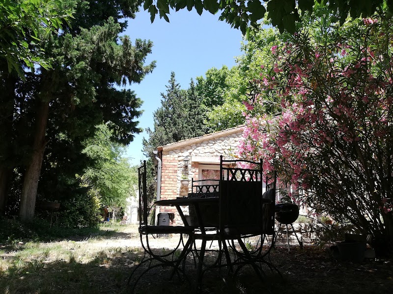 Le Mas des Vertes Rives in Pernes-les-Fontaines, France