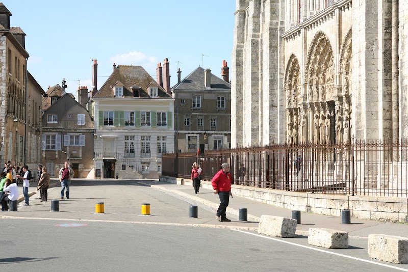 Le Parvis in Chartres, France