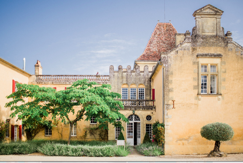 Les Chambres du Chateau Mont d'Onel in Bergerac, France