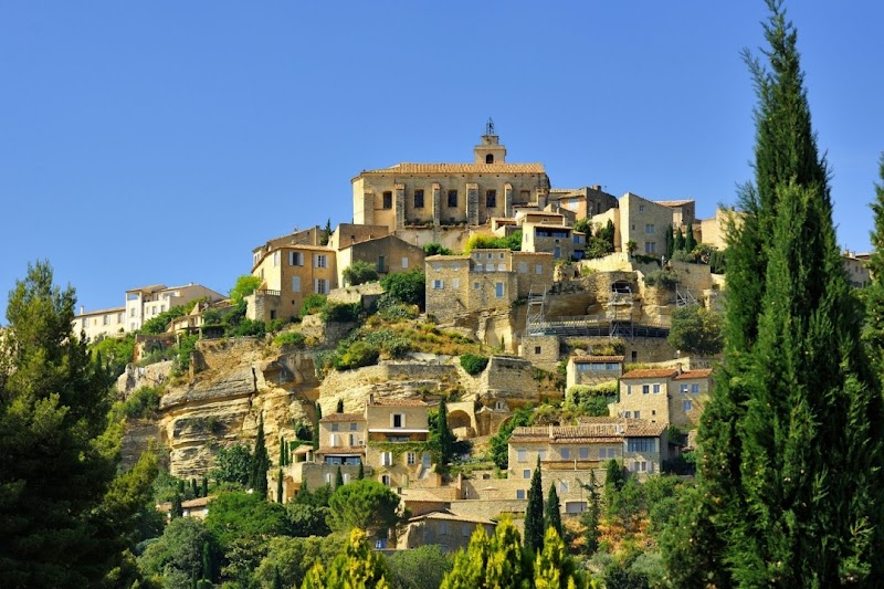 Les Chênes Blancs in Roussillon, France