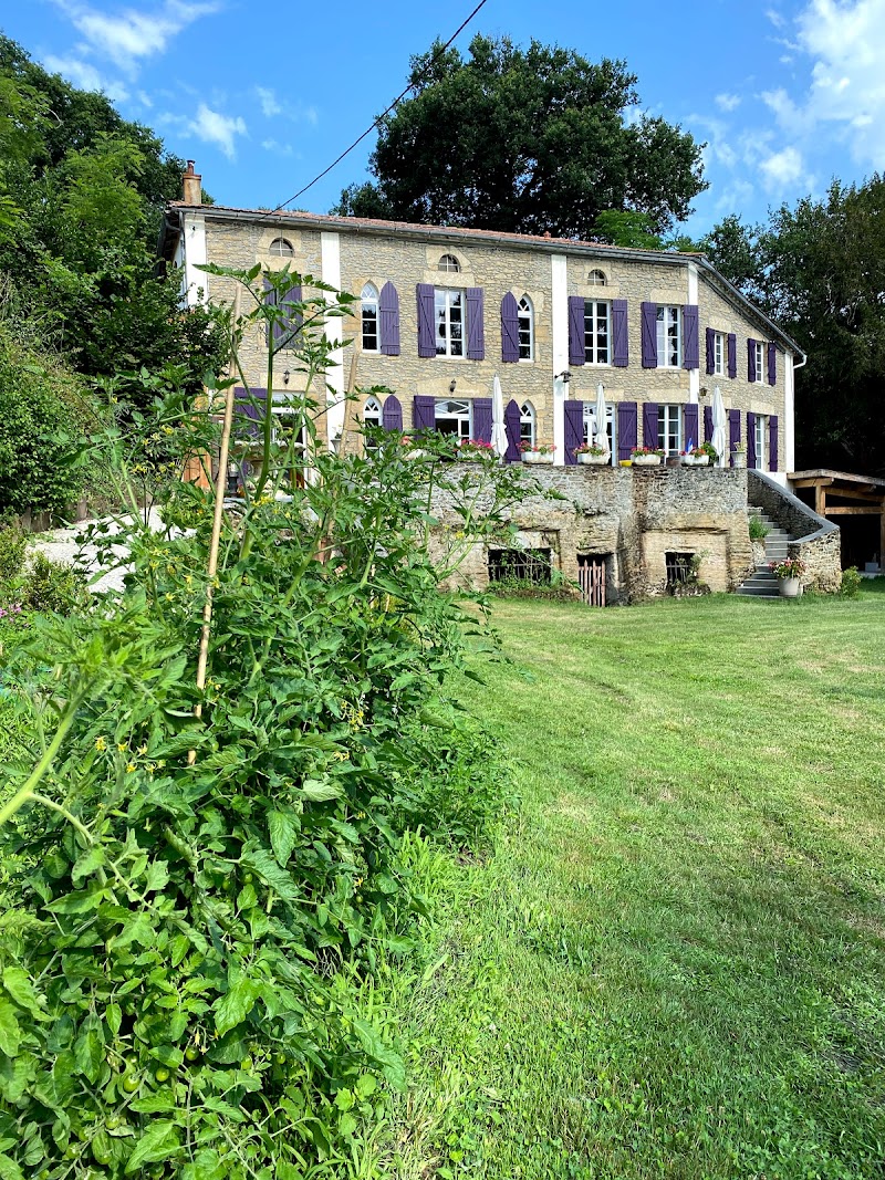 Les Volets Violets in Audenge, France