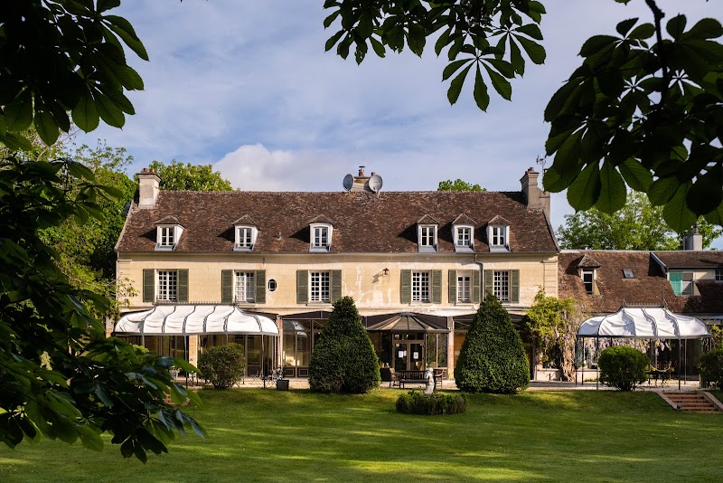 Logis Hostellerie de Varennes in Draveil, France
