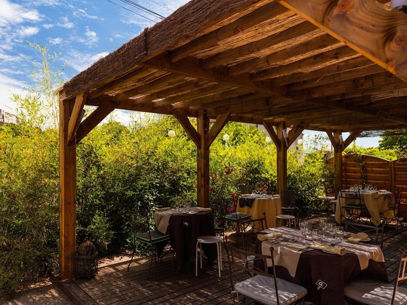 Logis Hotel Le Relais Sarrasin in Ales, France