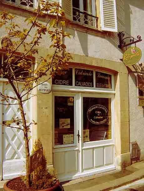 Logis Les Remparts in Bayeux, France