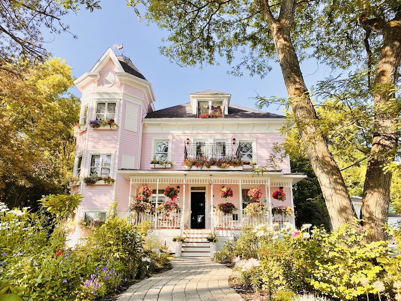 Maison Rose Hudson in Hudson, Canada