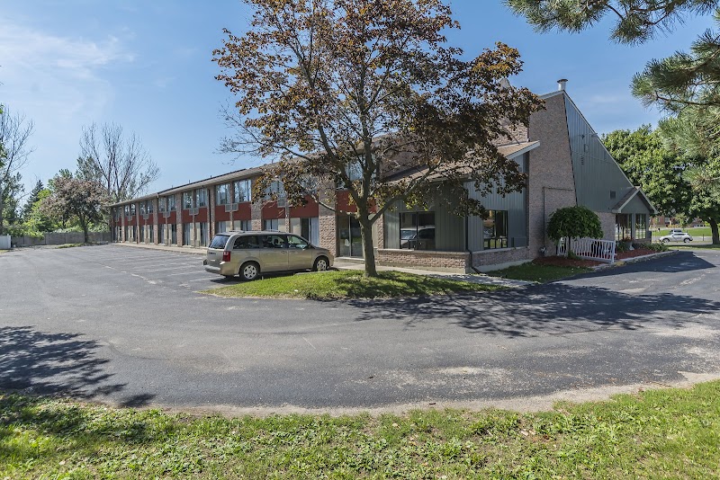 Maple Crest Inn in Kingston, Canada