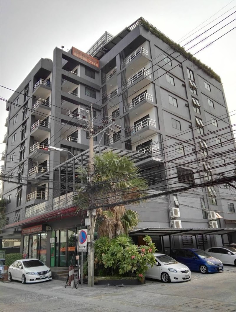Max Pavillage Hotel and Apartment in Nonthaburi, Thailand