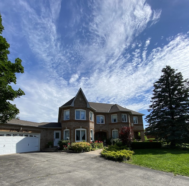Molly's Retreat B&B in Orangeville, Canada