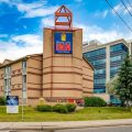 Monte Carlo Inn Airport Suites