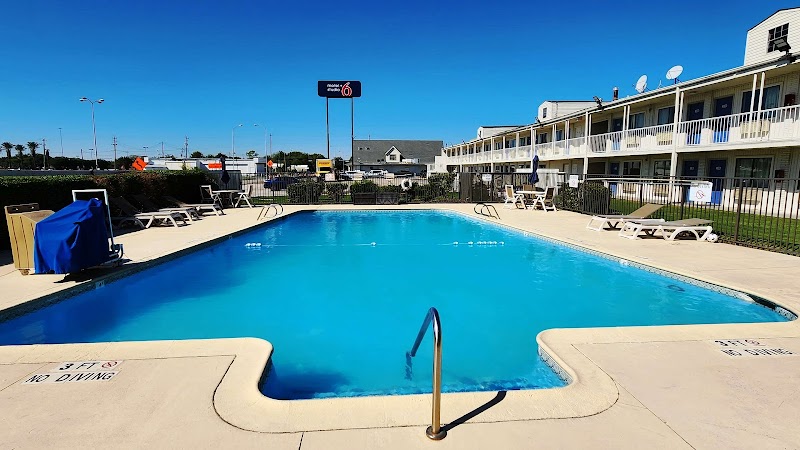Motel 6 Webster, TX - Houston - NASA Lake in Webster, Texas, United States