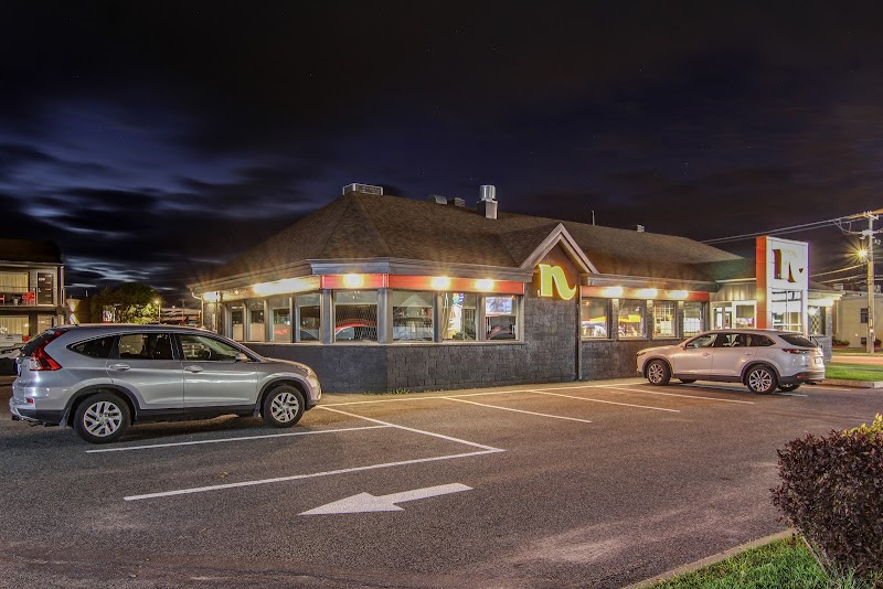 Motel L’Avenue du Pont in Alma, Canada