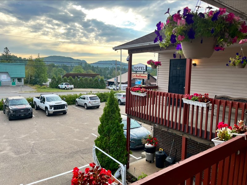 Motel Le Radisson de Val-David in Sainte-Agathe-des-Monts, Canada