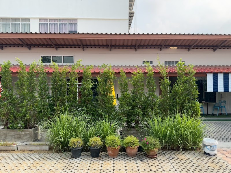 Napa Hostel Samrong Station in Samut Prakan, Thailand