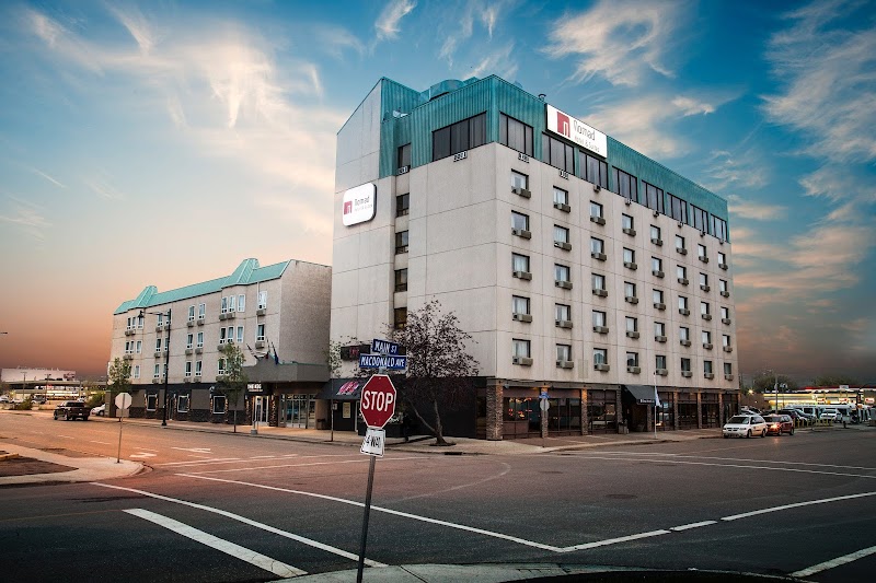 Nomad Hotel & Suites in Fort McMurray, Canada