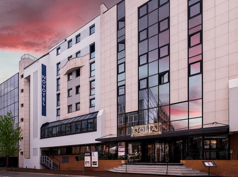 Novotel Paris Suresnes Longchamp in Suresnes, France
