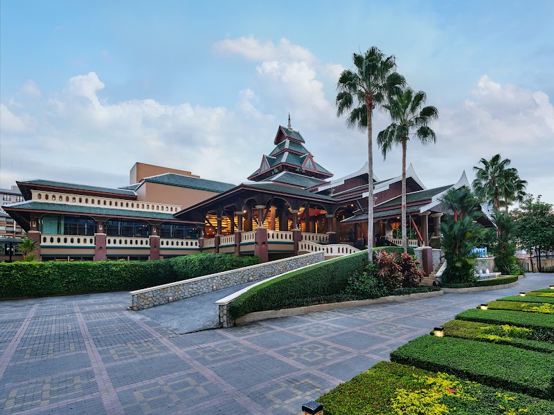 Novotel Phuket Vintage Park Resort in Ban Patong, Thailand