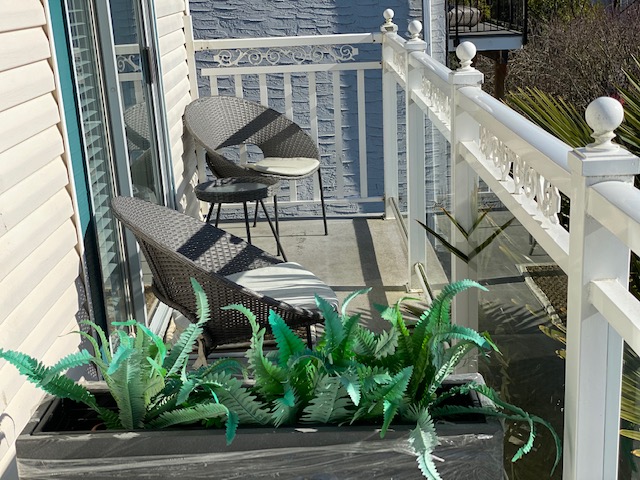 Ocean Breeze Executive Bed and Breakfast in North Vancouver, Canada