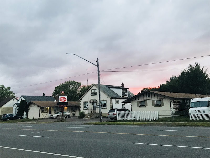 Old Country Inn in Thunder Bay, Canada