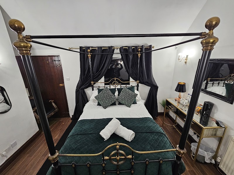 Oldlands Farmhouse Bed and Breakfast in Crawley, United Kingdom