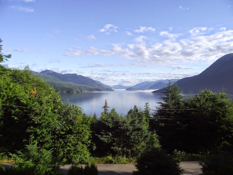 Pacific Heights Retreat in Gibsons, Canada