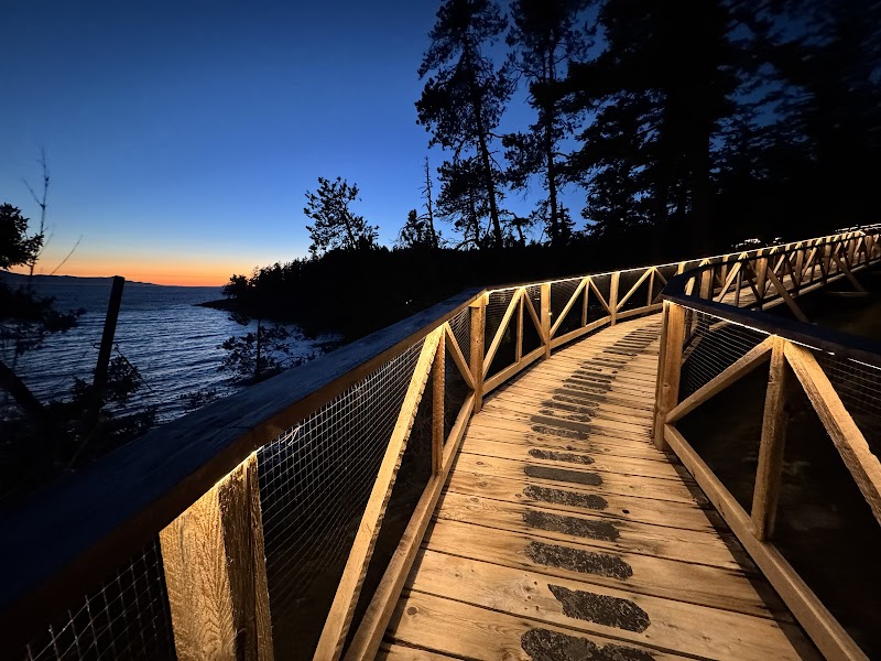 Paradise Cove Waterfront Resort in Sechelt, Canada