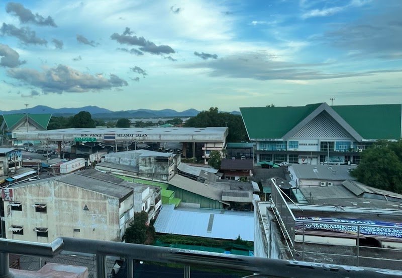 Paramount Palace Hotel in Sadao, Thailand