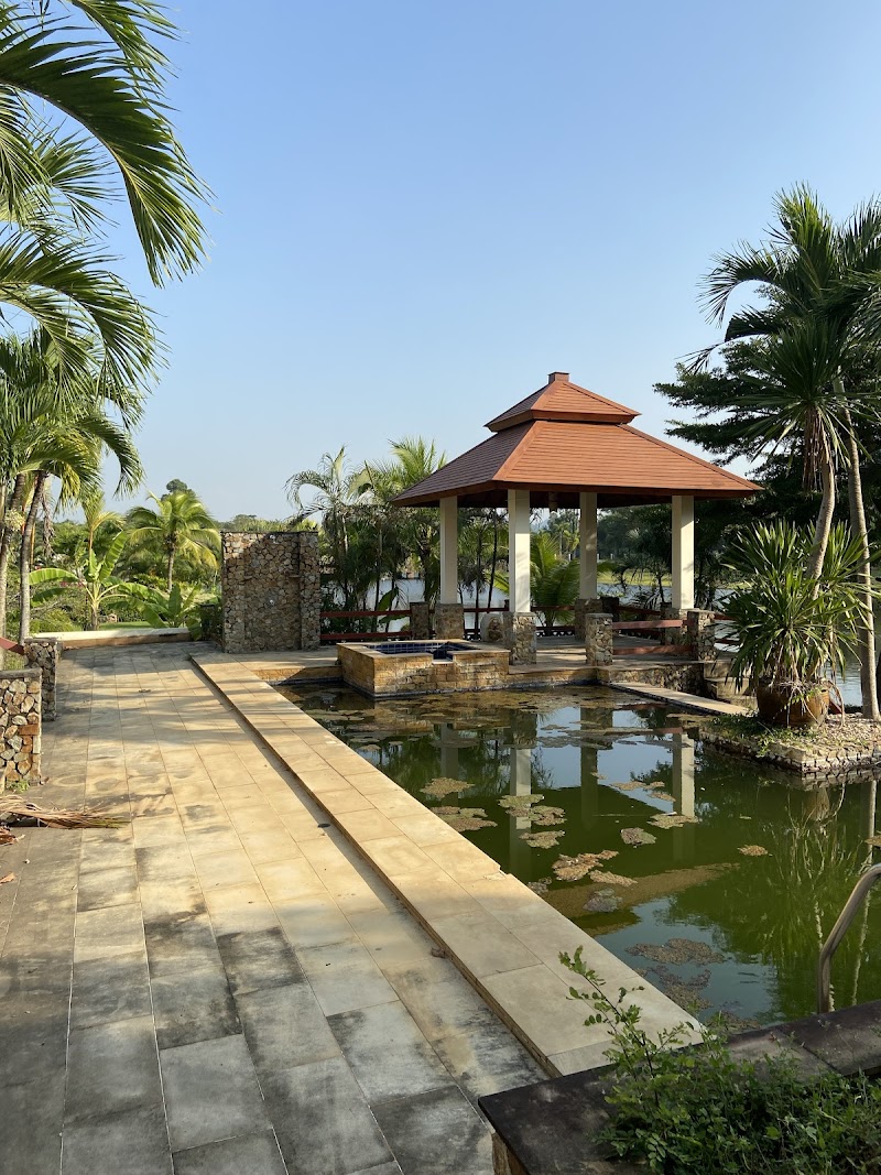 Phoenix Lakeside Pool Villa in Ban Nong Prue, Thailand