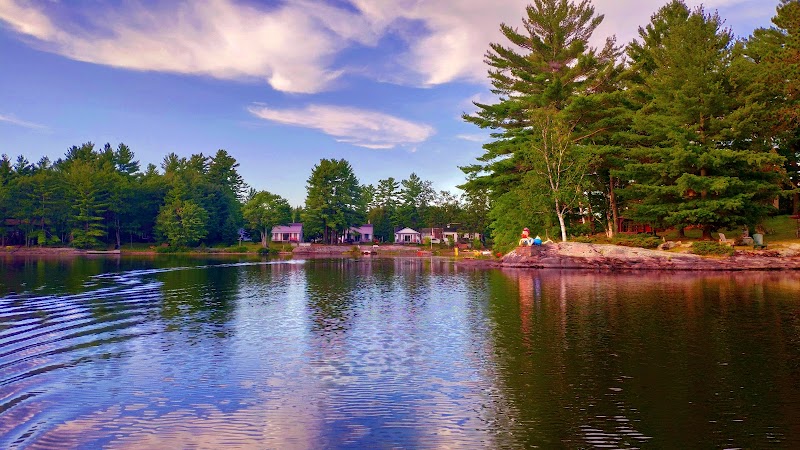 Pine Grove Cottages in Gravenhurst, Canada