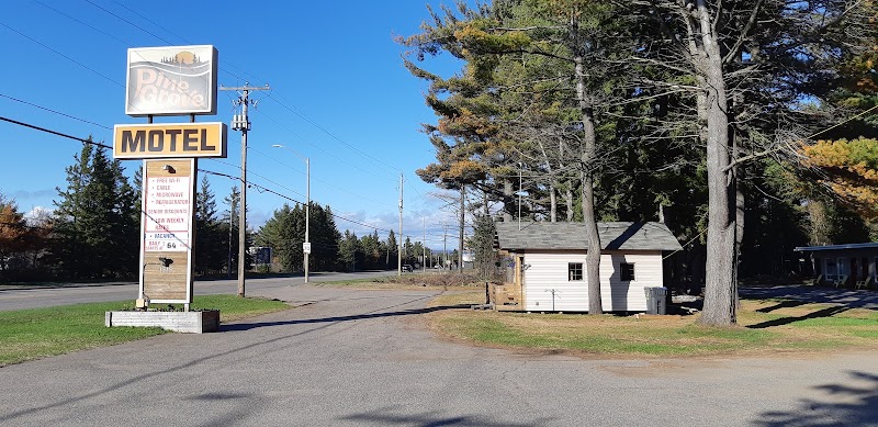 Pine Grove Motel in Sault Ste. Marie, Canada