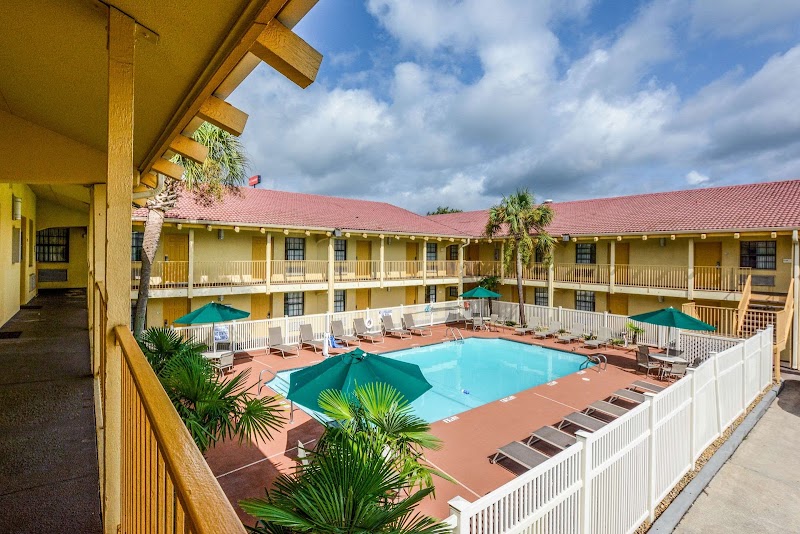 Quality Inn & Suites North Charleston in North Charleston, South Carolina, United States