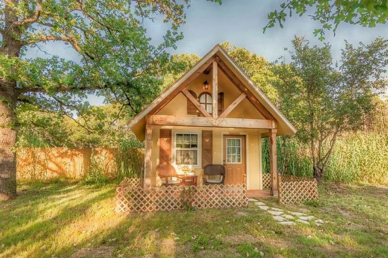 Rarumpelpunzeldornaschenwittchen in Fredericksburg, Texas, United States