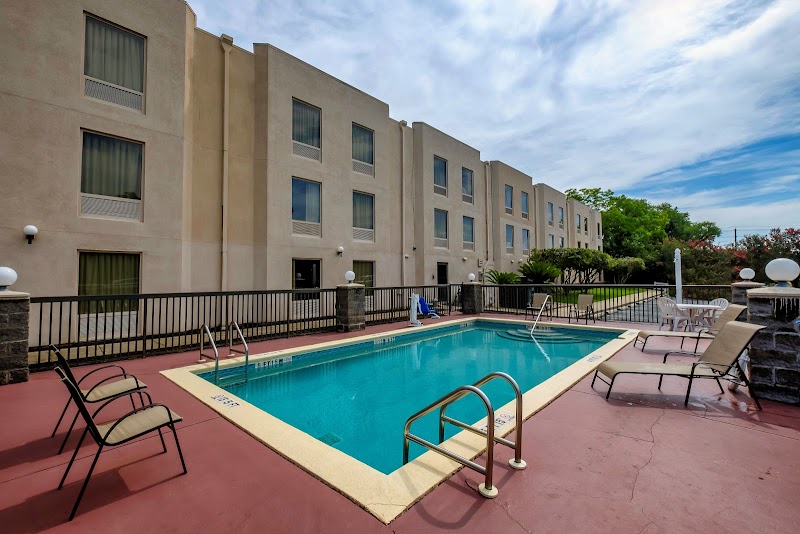 Red Roof Inn Pensacola Fairgrounds in Pensacola, Florida, United States