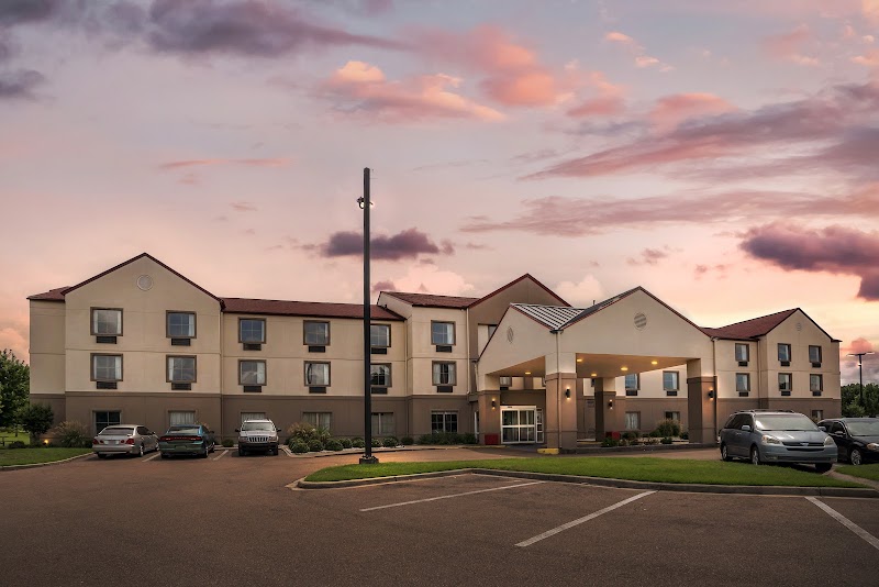 Red Roof Inn & Suites Vicksburg in Vicksburg, Mississippi, United States