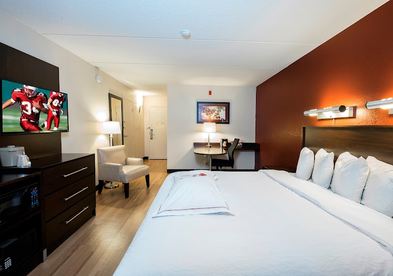 Red Roof PLUS+ Boston - Woburn/Burlington in Woburn, Massachusetts, United States