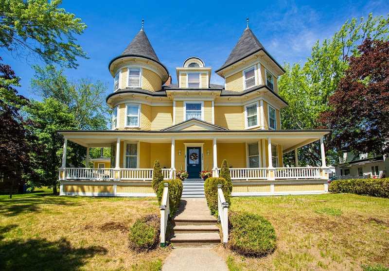 Regent Street Bed & Breakfast in Miramichi, Canada