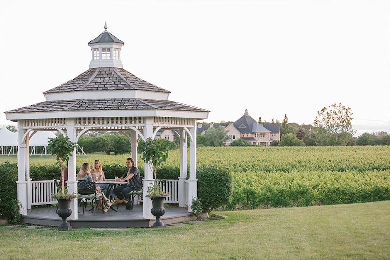 Riverbend Inn and Vineyard in Niagara-on-the-Lake, Canada