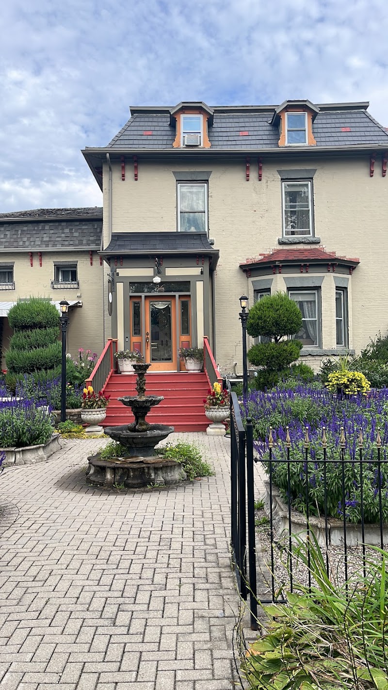 Russell Manor Bed & Breakfast in South Dundas, Canada