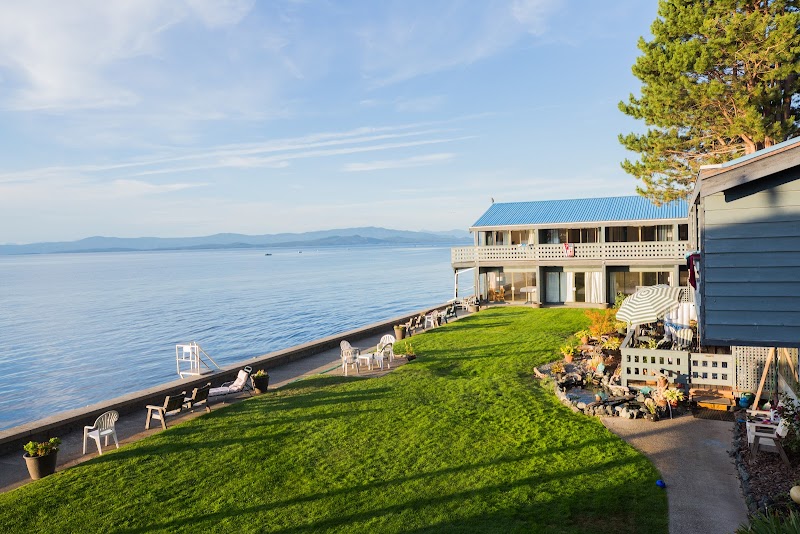 Sand Pebbles Inn in Qualicum Beach, Canada