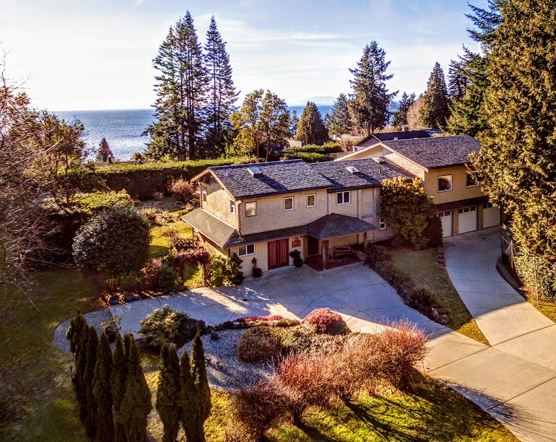 Secret Beach B&B Suites in Gibsons, Canada